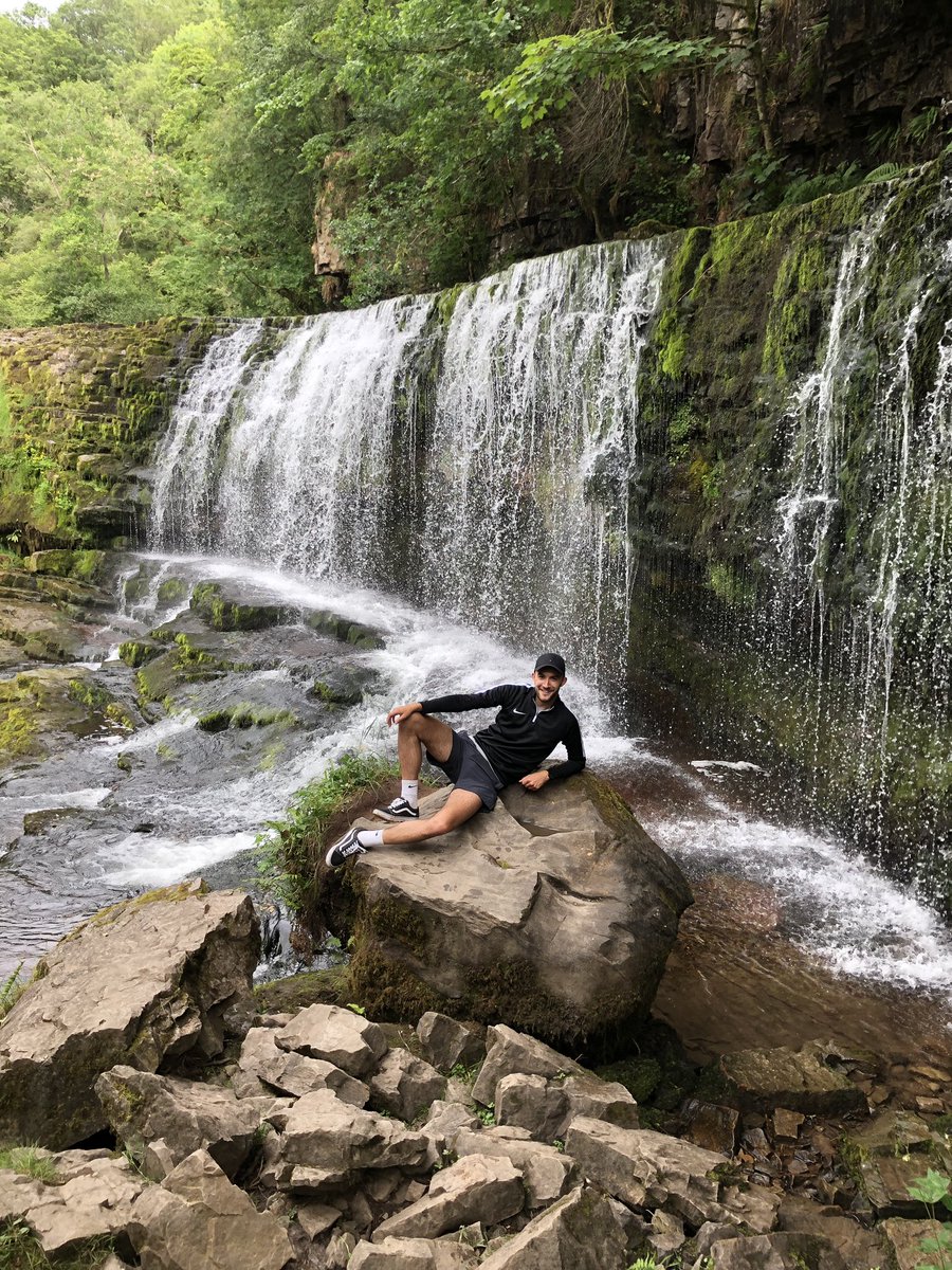 AbbeyGullick's tweet photo. #DoGoChasingWaterfalls @jordanburnell91 😂😂😂💁🏼‍♀️ https://t.co/13R2D95VBz