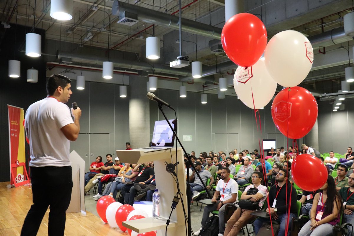angulardaymed's tweet image. En este momento ⁦@sebasgojs⁩ nos habla sobre &quot;Implementing Real-time tracking with google maps + firebase + angular&quot; #AngularDayMed