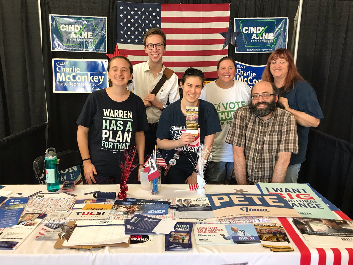 iapottcodems's tweet photo. Huge thank you to everyone volunteering at our booth Westfair!! Come visit us at the Pottawattamie County Fair! #iapolitics #iapottcodems https://t.co/JNS38lHdQ4