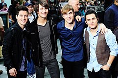 BtrBraCom's tweet photo. Sigam o @FestFanWorld imaginem só uma balada cheio de rusher tocando só música do big time rush 
#FestFanWorld https://t.co/sQHIUIjQQr