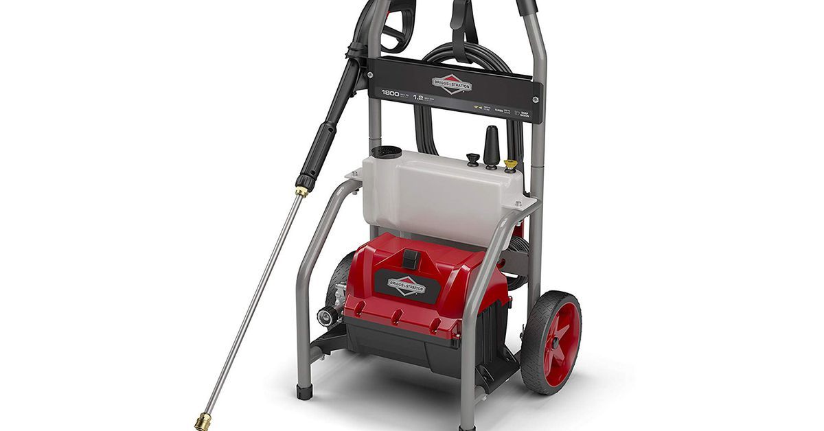 LeeParksDesign's tweet photo. Over the years we have heard many different points of view on the pros and cons of pressure-washing so here are a few tips on what to do, what not to do, and what to look for in a pressure washer.  https://t.co/CkbFTiu633 https://t.co/Nz0ZQ8s9Gl