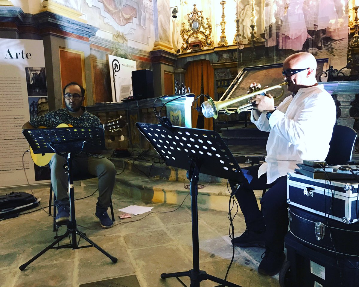 RoeroMusicFest's tweet photo. La sesta edizione si chiude a #Guarene, comune bandiera arancione del @TouringClub, con @FilCosentino e Giovanni Falzone in concerto 🎶
#RoeroMusicFest #RMF19 #Roero #Piemonte #jazz https://t.co/xuayqJTxM4