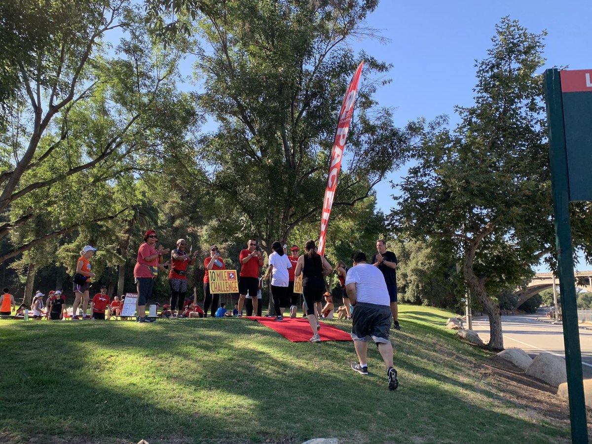 PasadenaPacers's tweet photo. Graduation day in the HEAT! So proud of our walkers and runners that came out today. We meet every Saturday and our 12-week programs reset on August 17! Join us! Website in bio for more info! #PasadenaPacers #Pasadena #FreeFunForEveryone https://t.co/GUD1ExbgMu