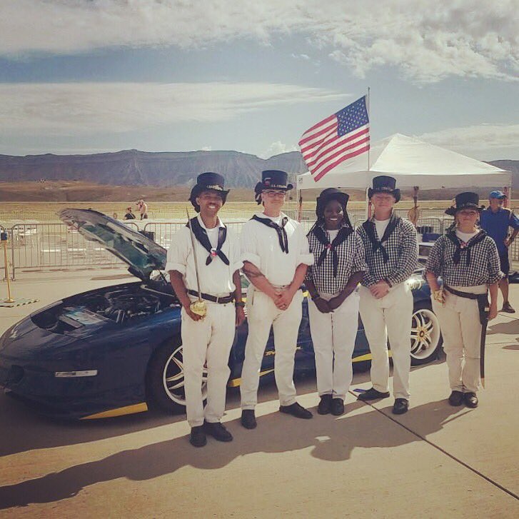 AirShowAngel9's tweet photo. Itโs #NavyWeek here โ check out these throwback @USNavy uniforms!
@GJAirport @Airshow_360 @icas_hq @Military_Flight #Angel9TransAm https://t.co/jIn1DGEWhv