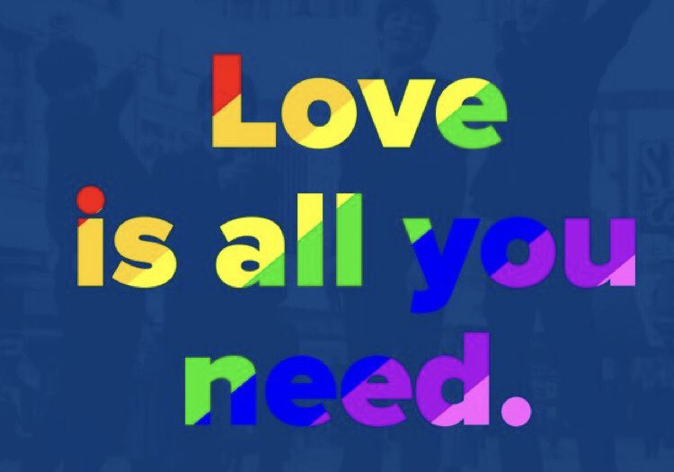 ringostarrmusic's tweet photo. Peace and love what a great day peace and love Liverpool. 😎✌️🌟❤️🎵🥦💖🎶☮️ https://t.co/f4LNQa9JyL