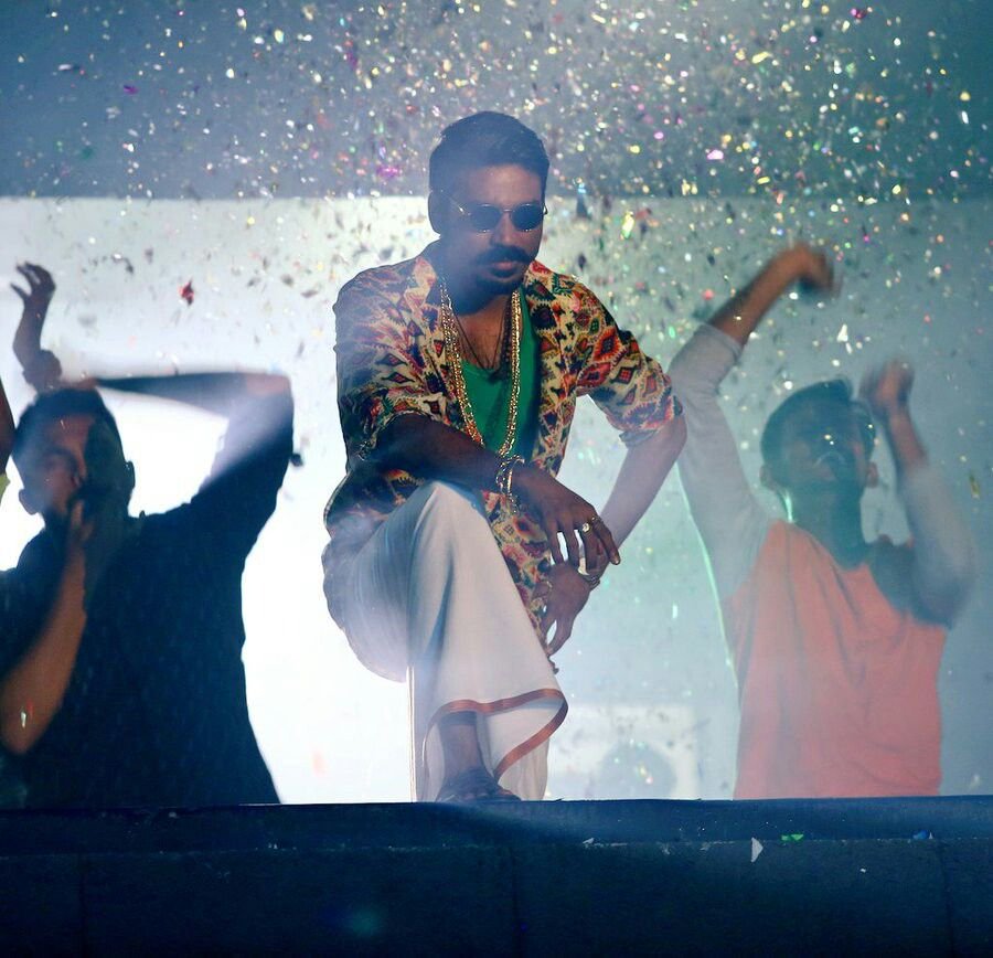 Mathan341's tweet photo. Happy birthday Dhanush anna 
 Ilaiya super star
     Dhanush 
# Happy birthday Dhanush
 @dhanushkraja https://t.co/oS19XZyvcw
