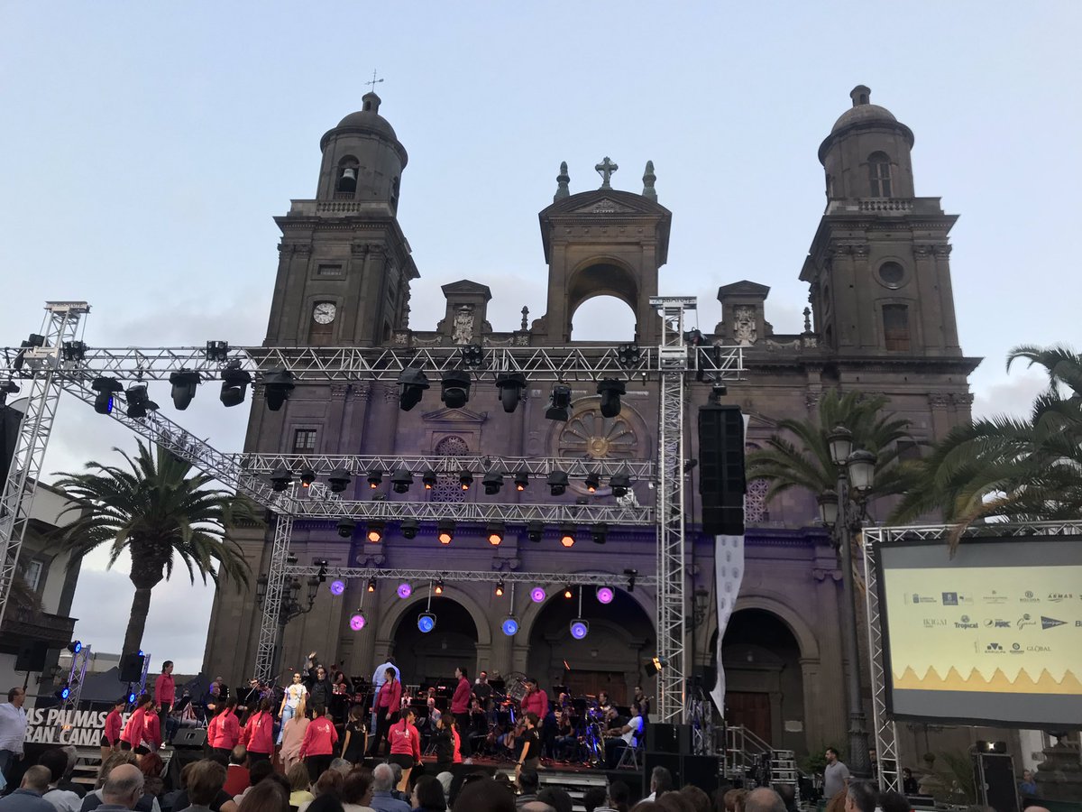 alebori's tweet photo. En el ensayo de la @lpa_BSM @LpaVisit @LpaCultura esto promete #temudasFest https://t.co/JRTyXaPbmJ