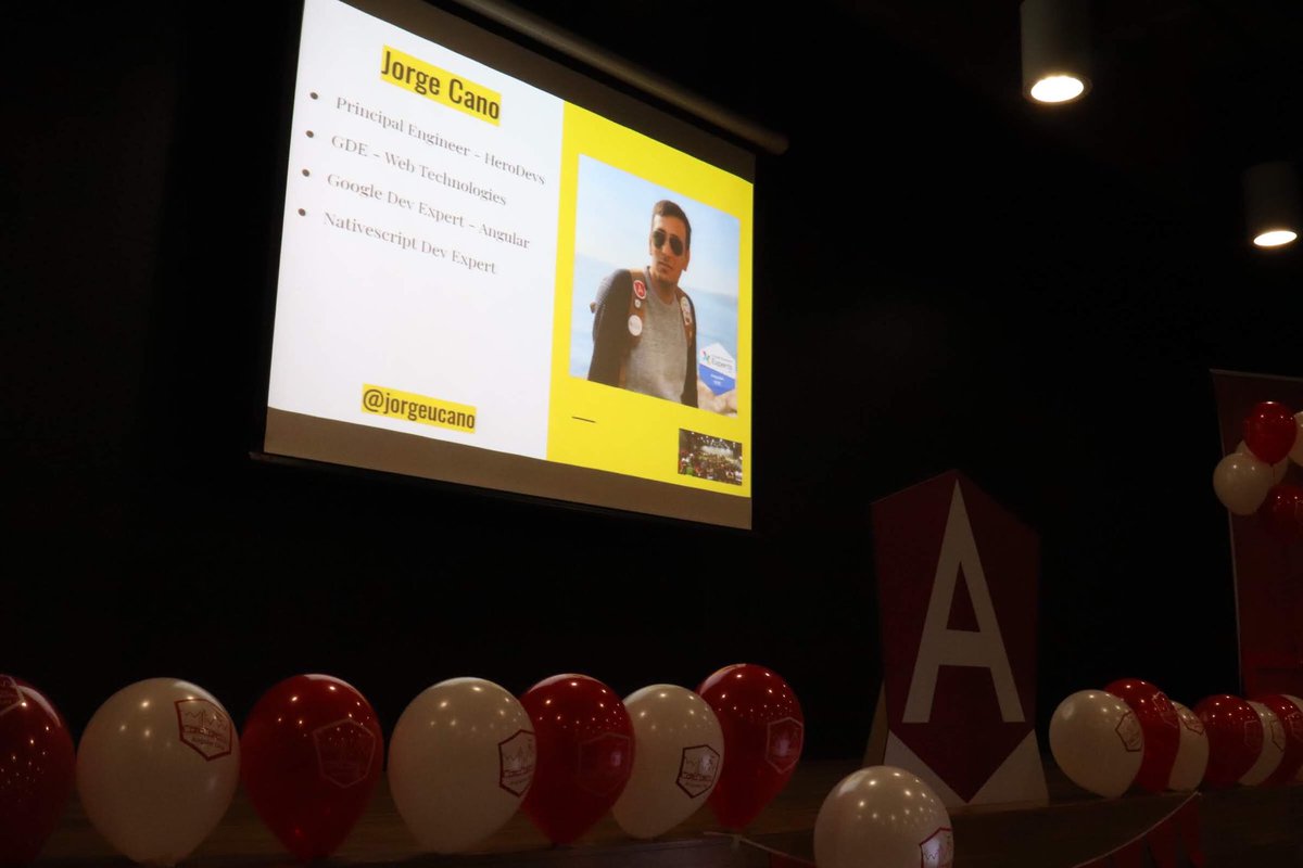 angulardaymed's tweet image. Otra de las grandes sorpresas... Llega el speaker ⁦@jorgeucano⁩ quién nos habla de Reactive Programming.
#AngularDayMed