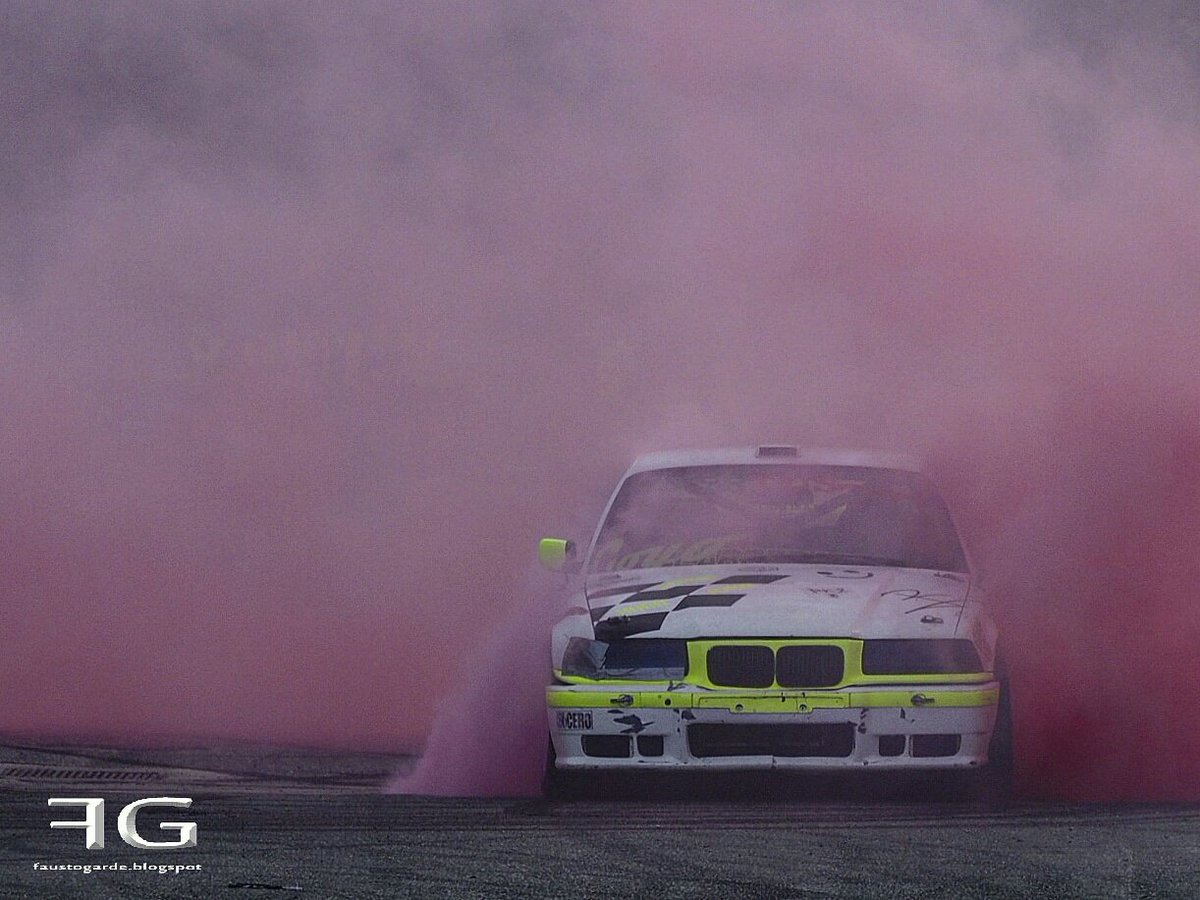 faustogardeblog's tweet photo. Slalom de Lodosa
Buena tarde disfrutando por Lodosa
En breves más fotografías en mi blog
https://t.co/0B7TUAU9R7
#lodosa
#rally #rallysprint #slalom #carrera #asfalto #racing #navarra #nafarroa #fenauto #coche #carreras #bmw #derrape #trazada #piloto #blog #blogger #quemandorueda https://t.co/0WF0QPttcj