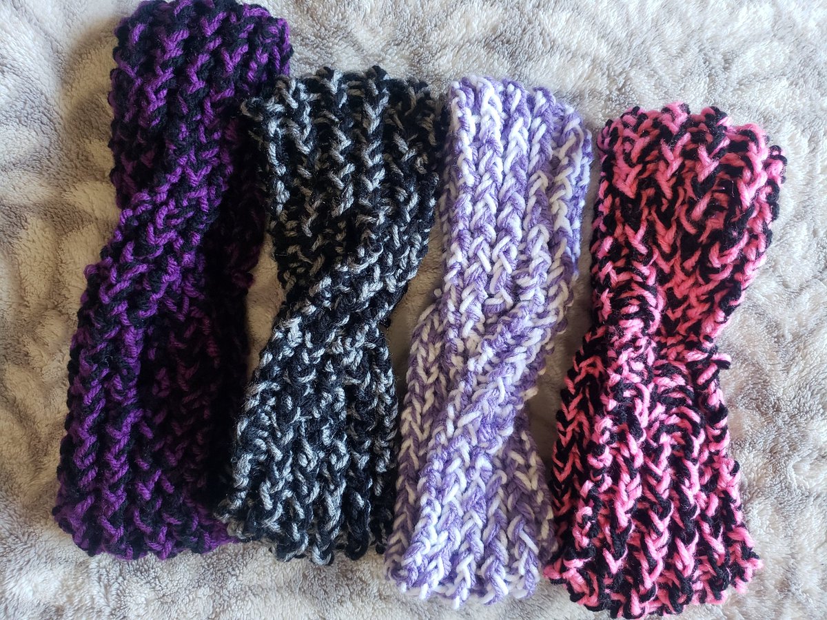 TheMakeupSlob's tweet photo. So I make custom knitted headbands for your facial care and makeup needs! #iknitthis https://t.co/A8QIiG3gsL