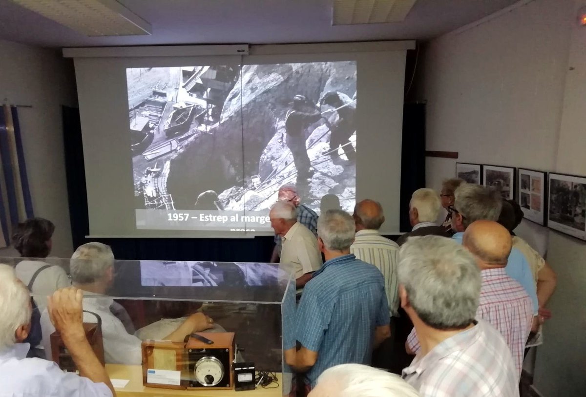 DPHuesca's tweet photo. Se cumplen 60 años de la construcción de la central de #Canelles, hoy hemos rememorado en #Camporrells esos tiempos. En este acto, Miguel Gracia ha pedido #restituciones por el esfuerzo territorial de los lugares que soportan grandes #obrashidráulicas.
🔎https://t.co/huqLBqH3jm https://t.co/nnh9uUrdBt