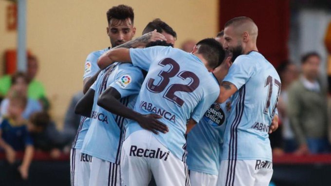 Brais Méndez celebra junto a sus compañeros el gol de Sisto ante el Lille (Foto: RCCV).