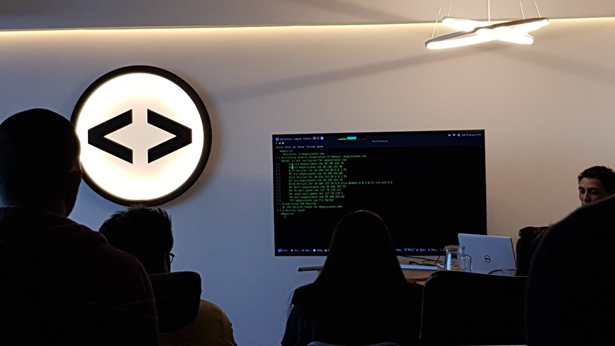 pablofrias's tweet image. The matrix ? Nop. #RollingCode workshop about security is now live @rollingcodeok