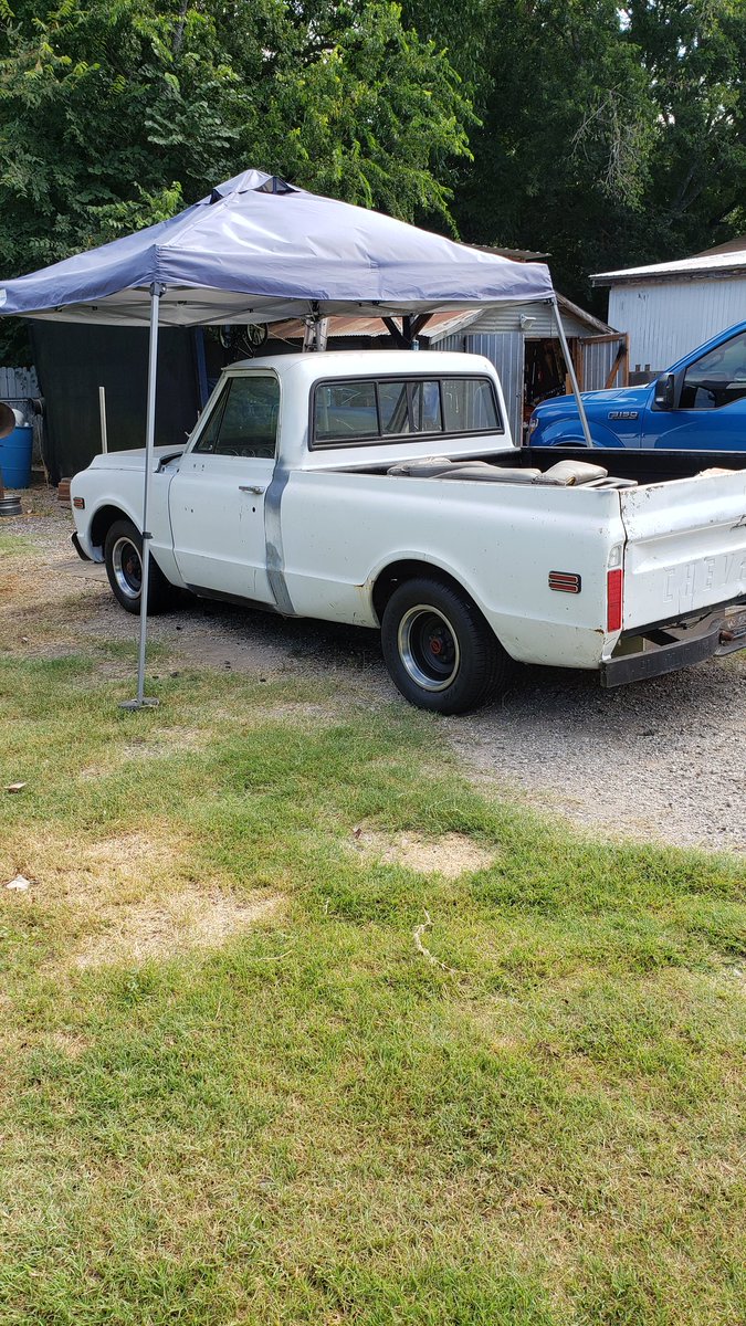 shannonc30's tweet image. Got alot done today on the C10. Front lowering springs, new wheels and tires, and the adio system done. 
#classicchevy #C10 #LSpower