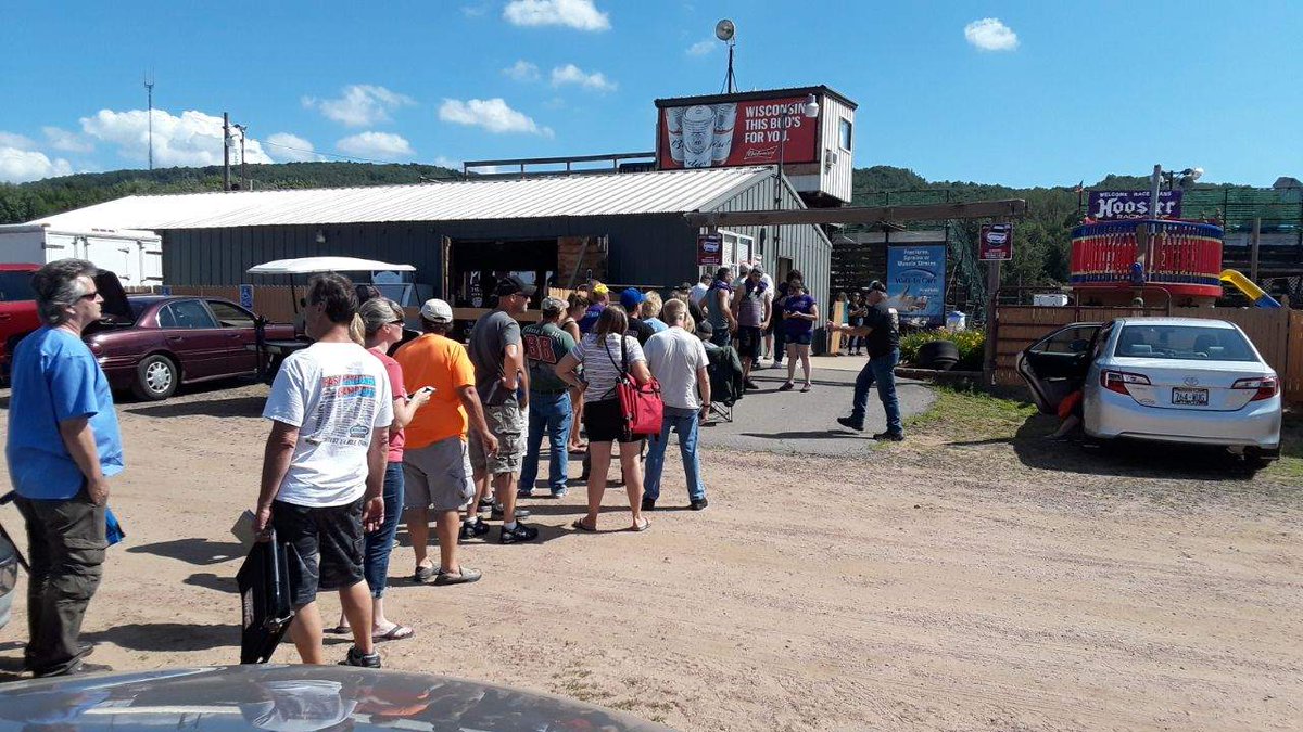 #DetjensMemorial: The fans are filing into @SPSRaces for tonight's Detjens Memorial, featuring the @MidwestTour. If you can't make it to the track, watch live tonight on #SummerThunderTV: speed51.com/watch-tonight-…