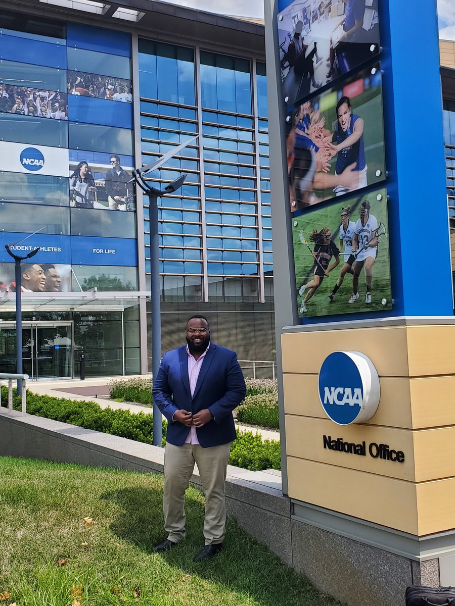 futuredrroberts's tweet photo. .@NCAADIII I can't wait to make an impact at Alfred State and Diversity and Inclusion.Time to work. #hardestworkerintheroom #bloodsweatandrespect #emergingleader
#DiversityandInclusion https://t.co/Ha8Q6LgOxl