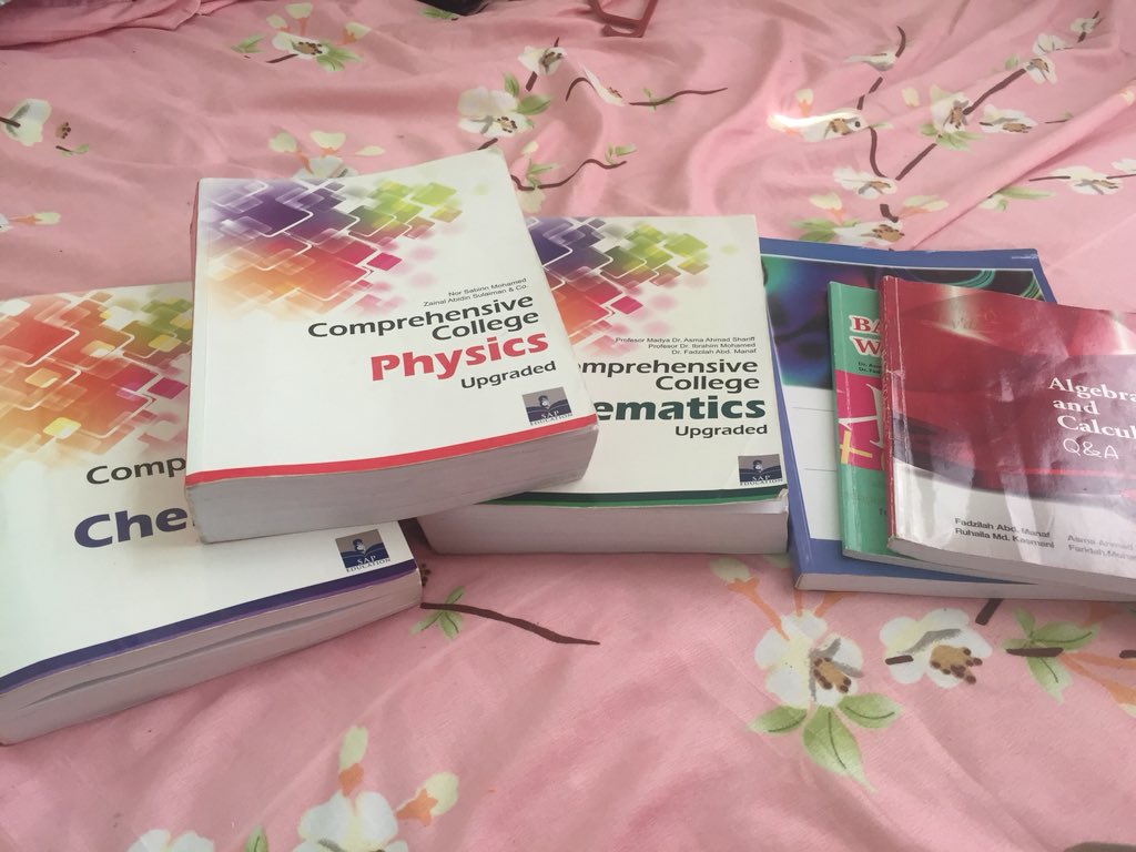 aweenbunny's tweet photo. Hi anyone yg ada kenalan or adik2 pasum tengah cari reference books can dm or directly pm me. Nak jual mur mur je 💕
010-2835410 ( aween )
#pasum1920 #mskp19 #kuaz #pasum https://t.co/ES7FKcj5rn