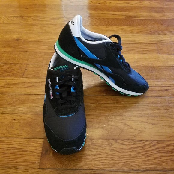 PinkPoodleSales's tweet photo. So good I had to share! Check out all the items I'm loving on @Poshmarkapp from @BRYANDANGEROUS #poshmark #fashion #style #shopmycloset #gabrielco #casting #reebok: https://t.co/tQaijTrJng https://t.co/eQUoEMxW7K