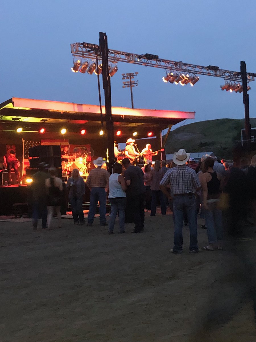 Bellamy Brothers @ Ft. Pierre... wahooo!! #classiccountry. #letyourloveflow