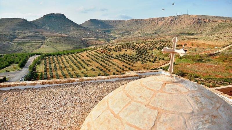 hdp_wan's tweet photo. #HDP Mardin vekili @TumaCelik, 'Şırnak İdil'de Süryanilere ait mülk gaspedilip üzerinde cami yapılırken, #Mardin #Deyrulzafaran manastırının zeytinlikleri yakılıp yok ediliyor. Tam bir “hoşgörü” gösterisi.
Ama başaramayacaksınız, çünkü bu ülke bizim' dedi.
#süryani @suryanilercom https://t.co/3EpR1SS8gD