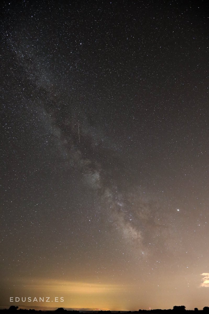Excursión fotográfica nocturna. Hemos pasado frío pero ha merecido la pena. Volveremos pronto 💪 #milkyway #vialactea #fotografianocturna #palencia #valdeolmillos
