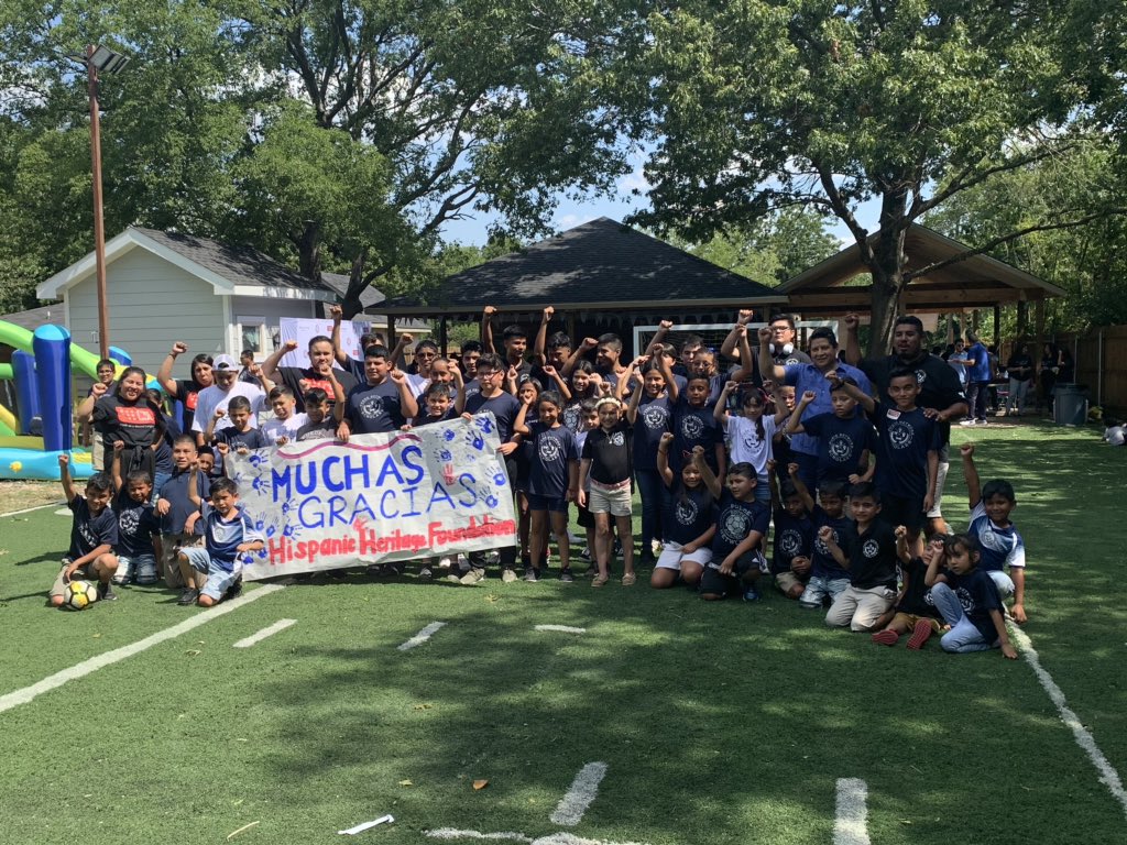 MariaEQuinones's tweet image. THIS is what giving back, closing the divide and winning as a community looks like! AT&amp;amp;T joining forces with the @HHFoundation and @puedenetwork to bring internet access and opportunities to our youth. Proud and humbled to be a part of this. 
#LifeAtATT #PowerCentral #NTXFactor