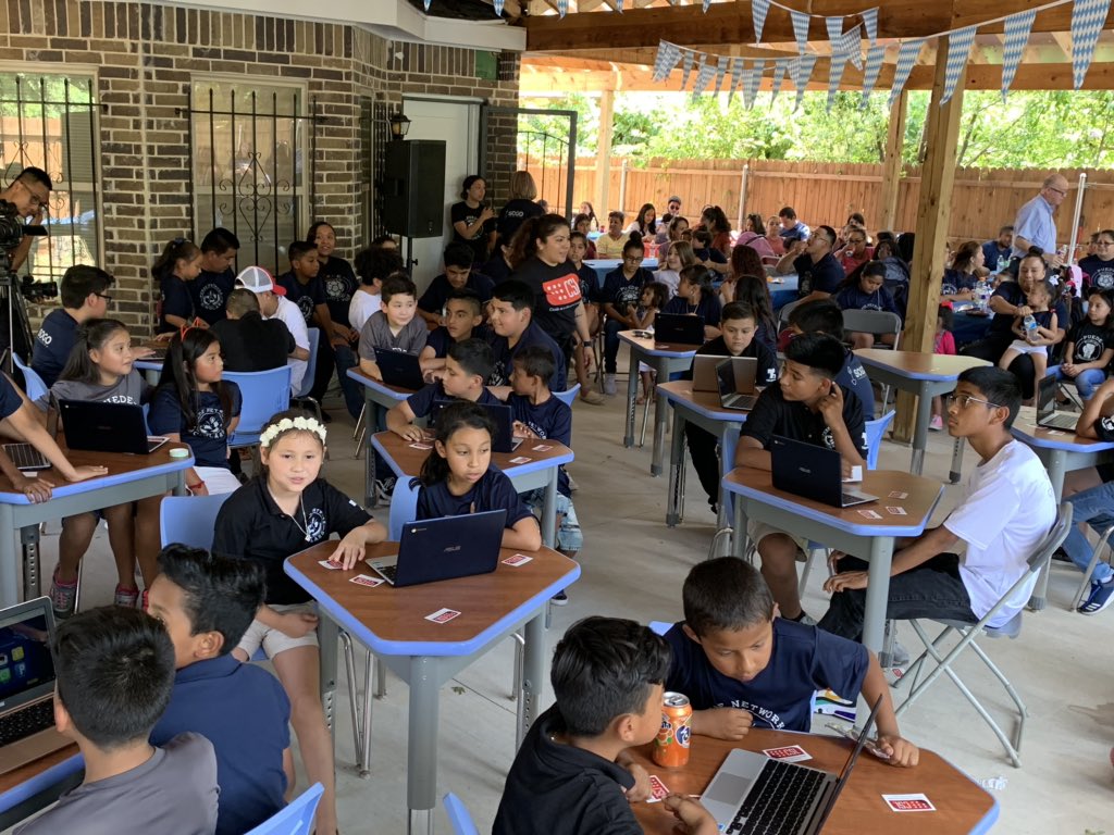 MariaEQuinones's tweet image. THIS is what giving back, closing the divide and winning as a community looks like! AT&amp;amp;T joining forces with the @HHFoundation and @puedenetwork to bring internet access and opportunities to our youth. Proud and humbled to be a part of this. 
#LifeAtATT #PowerCentral #NTXFactor