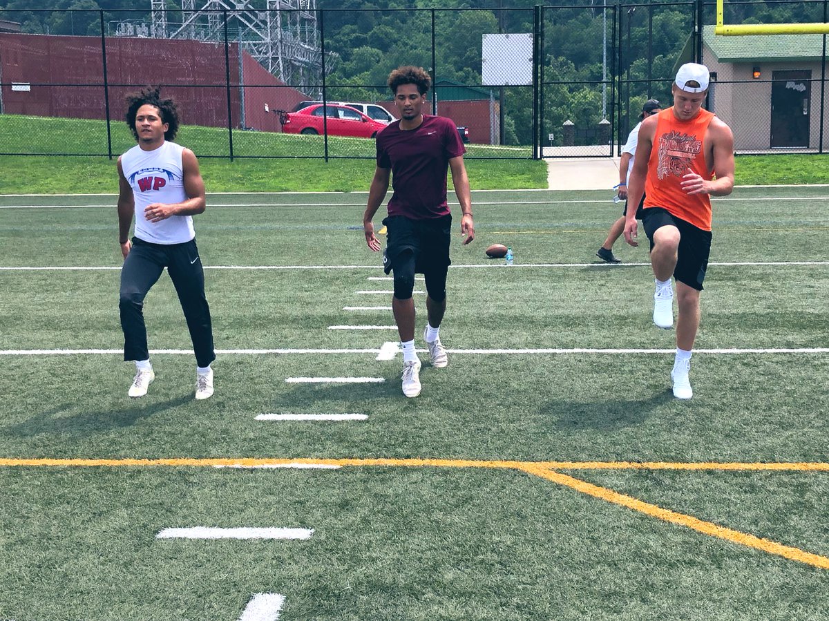 PylesElite's tweet photo. Good luck to the man who sealed the deal for the West Virginia squad at the skills combine @de_vaughn1 , be ready for his speed tonight on special teams and out of the slot!🏃🏽‍♂️💨🏈 goodluck to our guys on both sides! #PylesElite #OvacAllstars https://t.co/FIzEQAYRyx