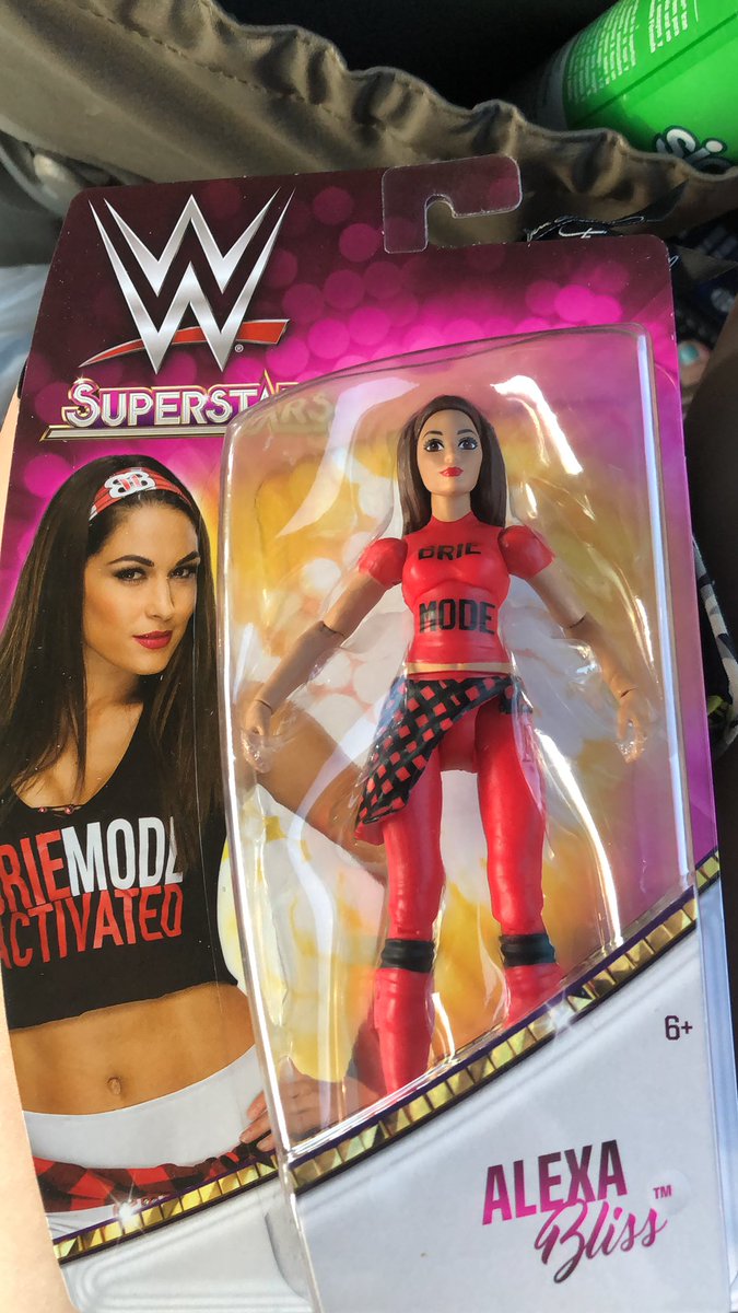 halloqueen_15's tweet image. A Brie Bella  @BellaTwins figure with @AlexaBliss_WWE name #FactoryError 😏