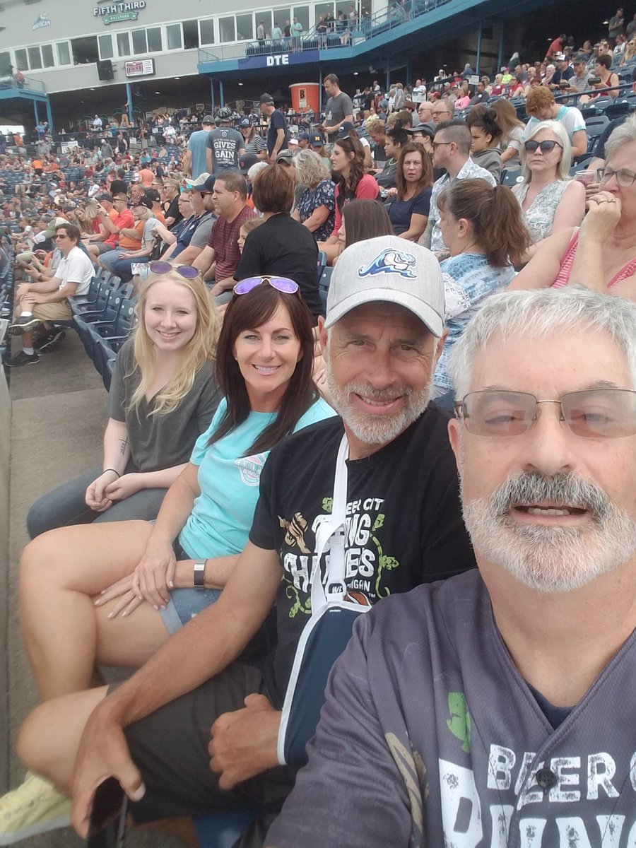 macgready's tweet photo. Go Hammers
Sister and boy friend all the way here from texas
#wmcaps
@wmwhitecaps https://t.co/A9IK6Ta27y