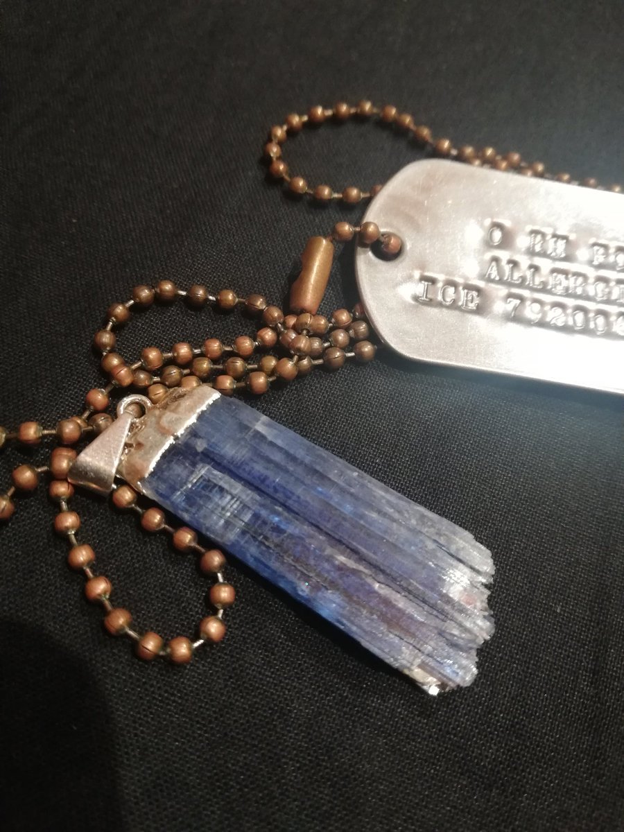 FuckieStorm's tweet photo. okay, i admit, i might be a bit too excited about it. but damn why can't my phone do better photos, c'mon..

#dysten #kyanite https://t.co/ShqkASq4uV
