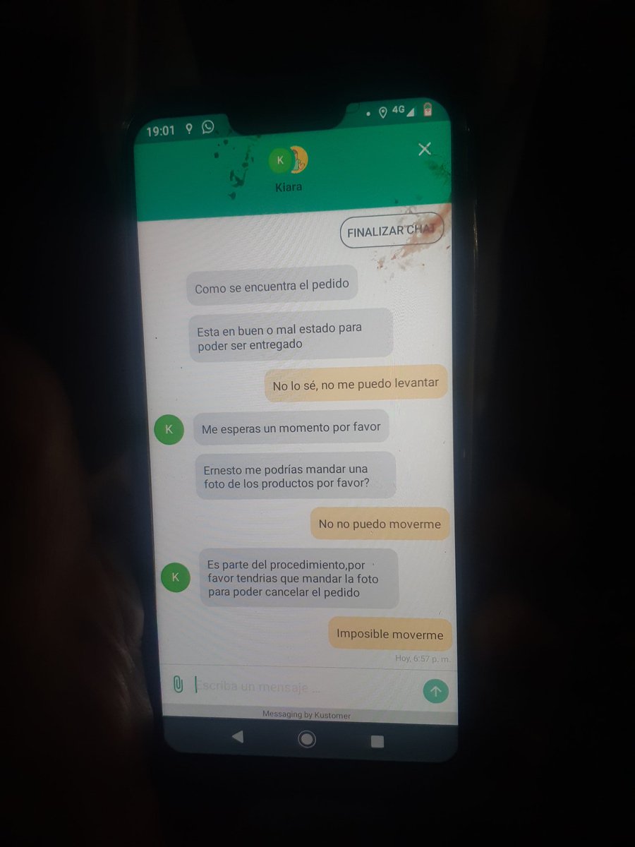 Hace un rato socorrí a un repartidor de pizza que lo atropelló un auto. Mientras yo llamaba al Same, el hombre - tirado en el piso y sangrando- avisaba a la app que había tenido un accidente.
Lo único que le importaba a ellos era el estado de la pizza.
Perverso es poco.