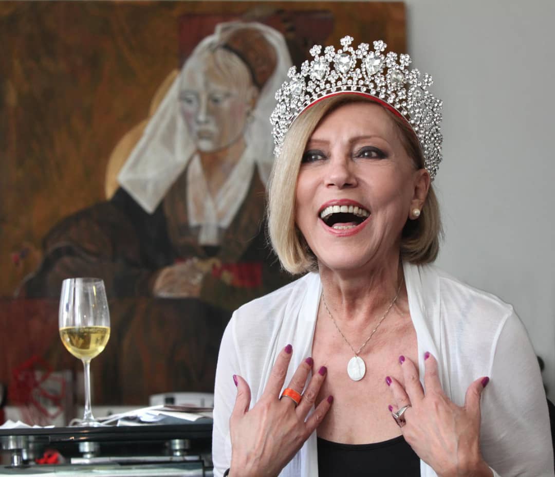 FabiiRosales's tweet photo. Carmen Victoria Pérez, más que una reina de belleza, animadora y locutora fue una mujer aguerrida y trabajadora. 

En este duro momento para su familares y amigos, extendemos nuestras más sentidas palabras de condolencia.

¡Gracias Carmen por tu entrega a Venezuela! Vuela alto. https://t.co/BlTEXitE60