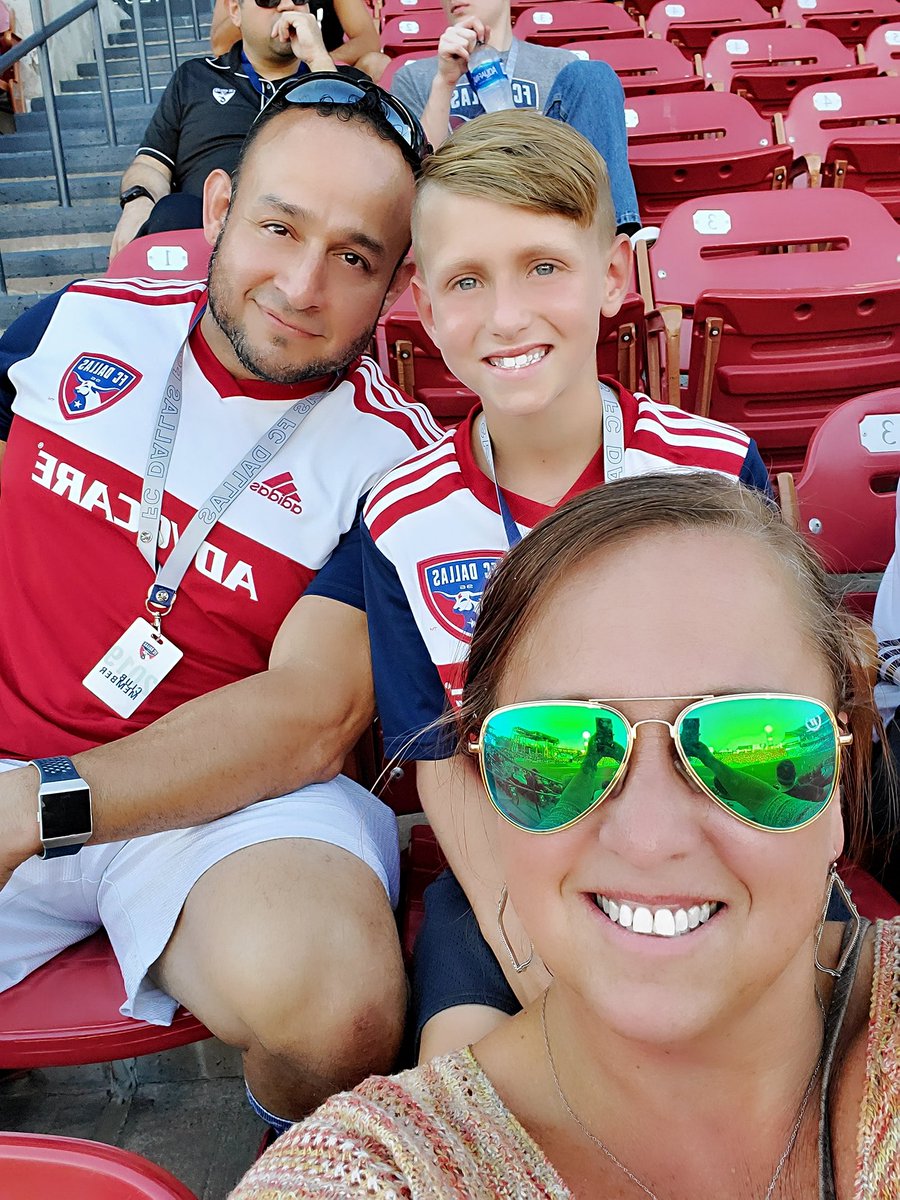 Shell_n_Zane's tweet image. Saturday night soccer fun! #fcdallas #dtid