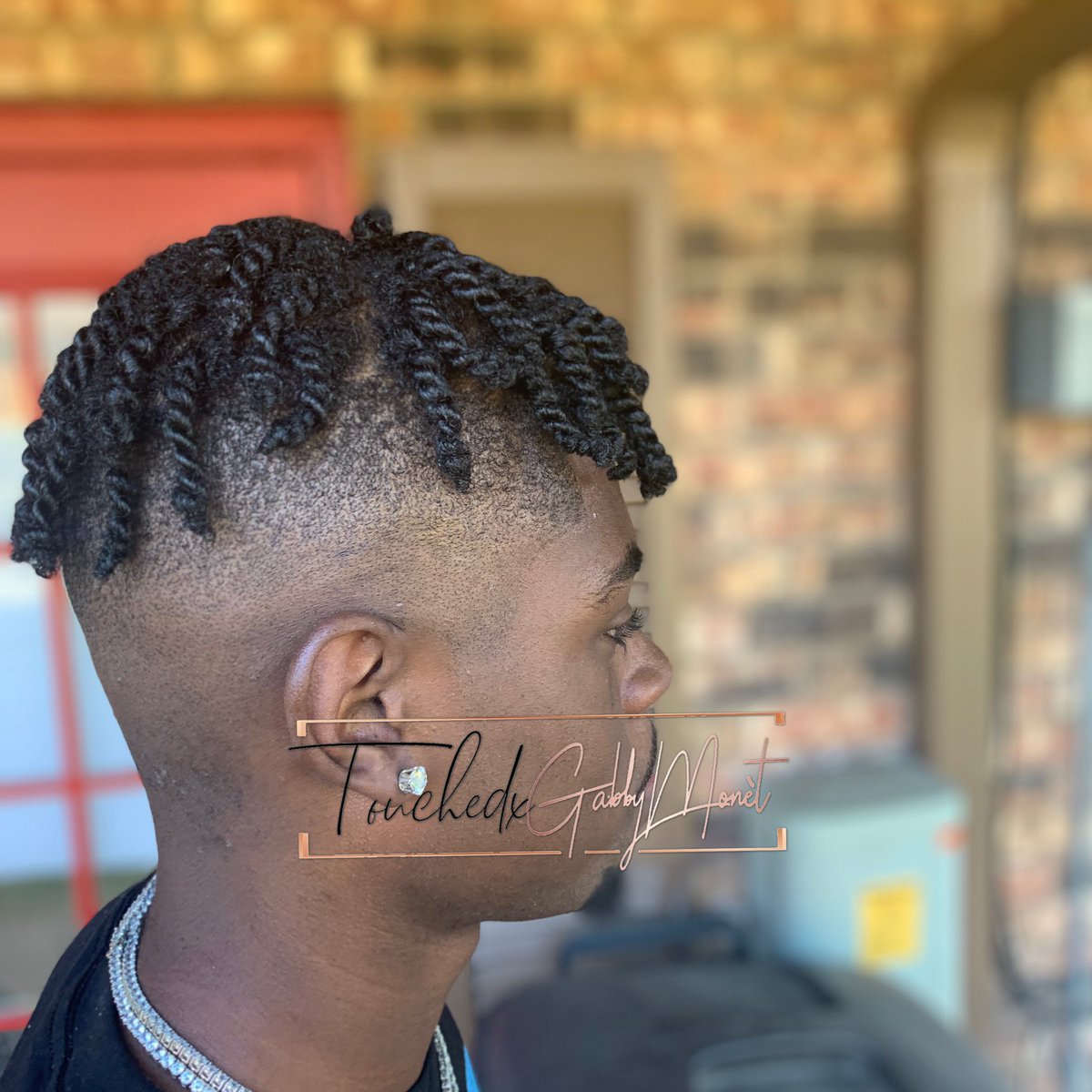 GabriellexMonet's tweet photo. Men Twist Out $30: includes shampoo, conditioning, &amp; style 

Book The Look🌻🌻💇🏾‍♀️
#TouchedxGabbyMonèt
#BeBlessedBeautiful
#BeautifulBlessingsHair&amp;Boutique https://t.co/mIiGxEqugF