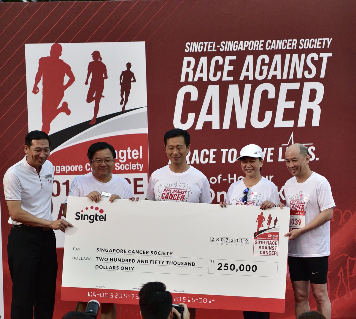 We are honoured to have guest-of-honour, Minister for Education, Ong Ye Kung, grace #raceagainstcancer2019. We would also like to thank our title sponsor <a href="/Singtel/">Singtel</a> for their generous support of 11 years of #raceagainstcancer. 

#RAC2019
#aracetosavelives