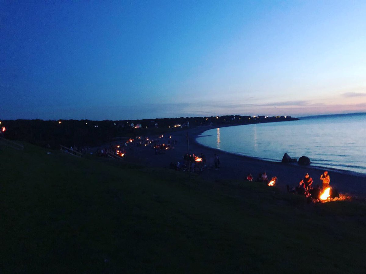 MelissasheppKW's tweet photo. Topsail Beach memories on this amazing Island night. #ourbackyard #luvnfld #getoutside #firelight #blazingSunset https://t.co/enLzCFwvhA