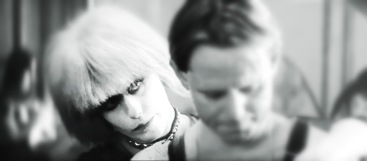 DCMallery's tweet image. Pris and J F Sebastian. Blade Runner. #BladeRunner #imagecapture #bnw #cinema
