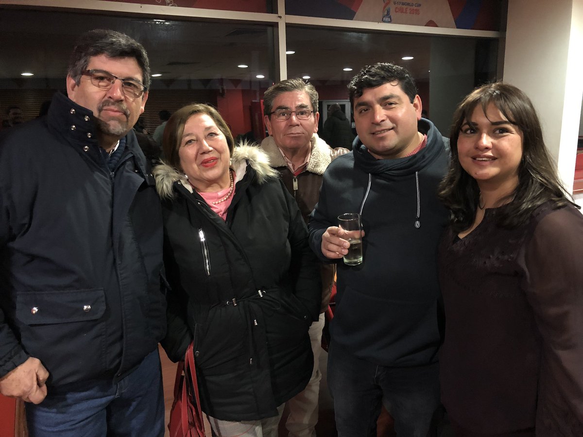loretosenadora's tweet image. CHILLÁN: Culminando la jornada de hoy con nuestros amigos recolectores de basura en su cena anual del “Día del Recolector” junto al sindicato de trabajadores. Gracias a su presidente, don Pedro López y directiva por la invitación. Muchísimas felicidades!!!