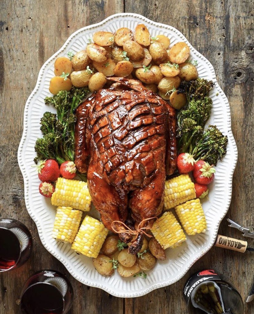 Zimmysnook's tweet photo. Rotisserie #duck with a glaze of bbq sauce, hoisin, soy sauce, honey &amp; lime.
Served with local mini potatoes, cooked in the duck fat rendering, local corn &amp; strawberries, broccolini and a local Pinot Noir.
Hope you are all having a fabulous weekend!🍷
#trytheduck https://t.co/LeKBNkztDt