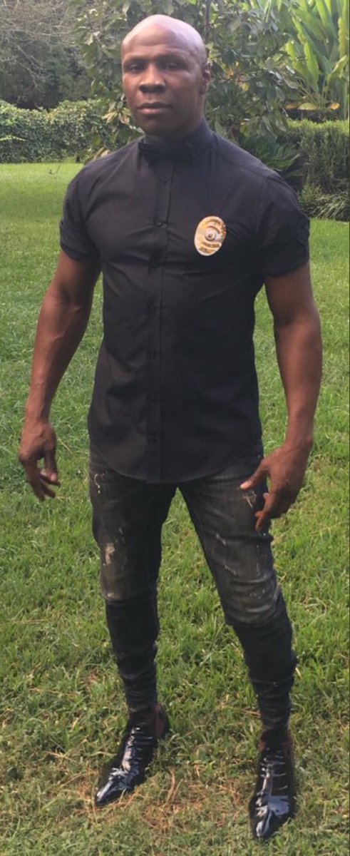 ncllewis's tweet photo. You’re in public and this man offers your girl a sweetie... wyd? https://t.co/r9vAEnB91E