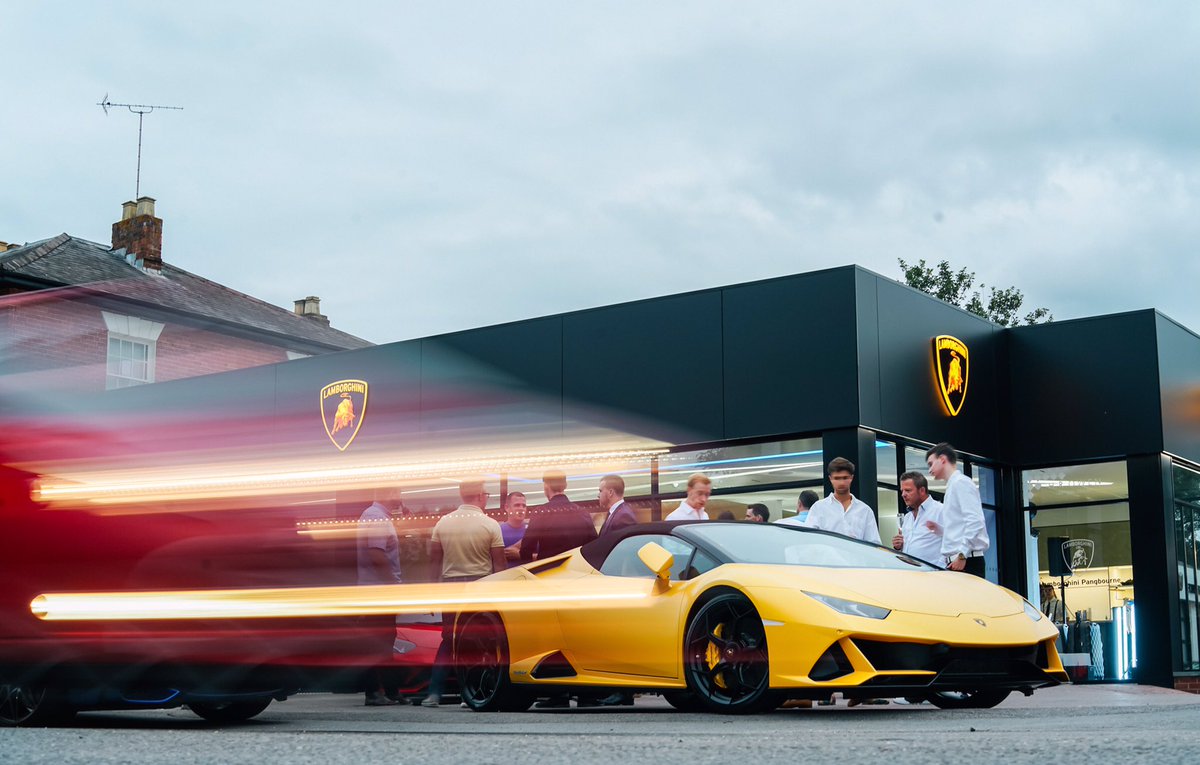hrolamborghini's tweet photo. OH what a night! Looking to the future of the Lamborghini brand in great company. A big thank you to @TheBartenderUK for keeping the drinks flowing! 🙌🏼 #Lamborghini #LamborghiniPangbourne #HuracanEVO https://t.co/0ZwCmHHklV