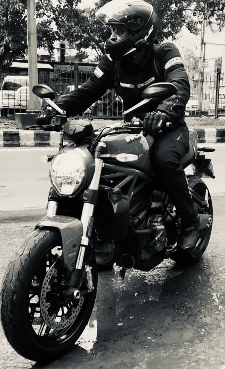 swaransehgal's tweet photo. Biking and great weather #ducati #monster #northstar https://t.co/aorq9f3KOX