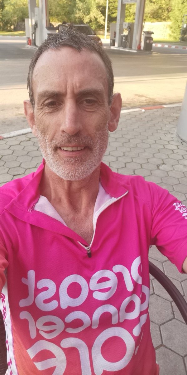 johnnymbakewell's tweet photo. #BCCare day two of TCRNo7. Hair wash and breakfast at petrol station👍👍😁 https://t.co/IDBetqEHoA
