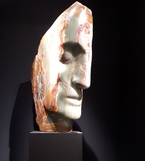 TonetteBurdeos's tweet image. I feel very sad about the new #TwitterLayout.  Why shrink the very important part of the platform - the post messages? and why waste so much space instead? a really sad surprise this morning :-( :-( :-(  #twitterinnovationfeedback #twitterusersfeedback #twitteruserexperience