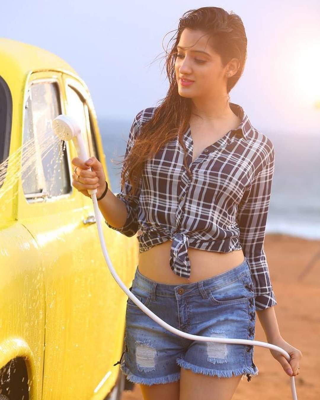 EAiX2CzUYAAry2Z?format=jpg&name=large