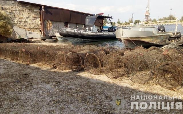 Водные полицейские в лимане на Херсонщине обнаружили незаконные орудия для лова водных биоре #Херсон #новости news.irr.ua/d/32490