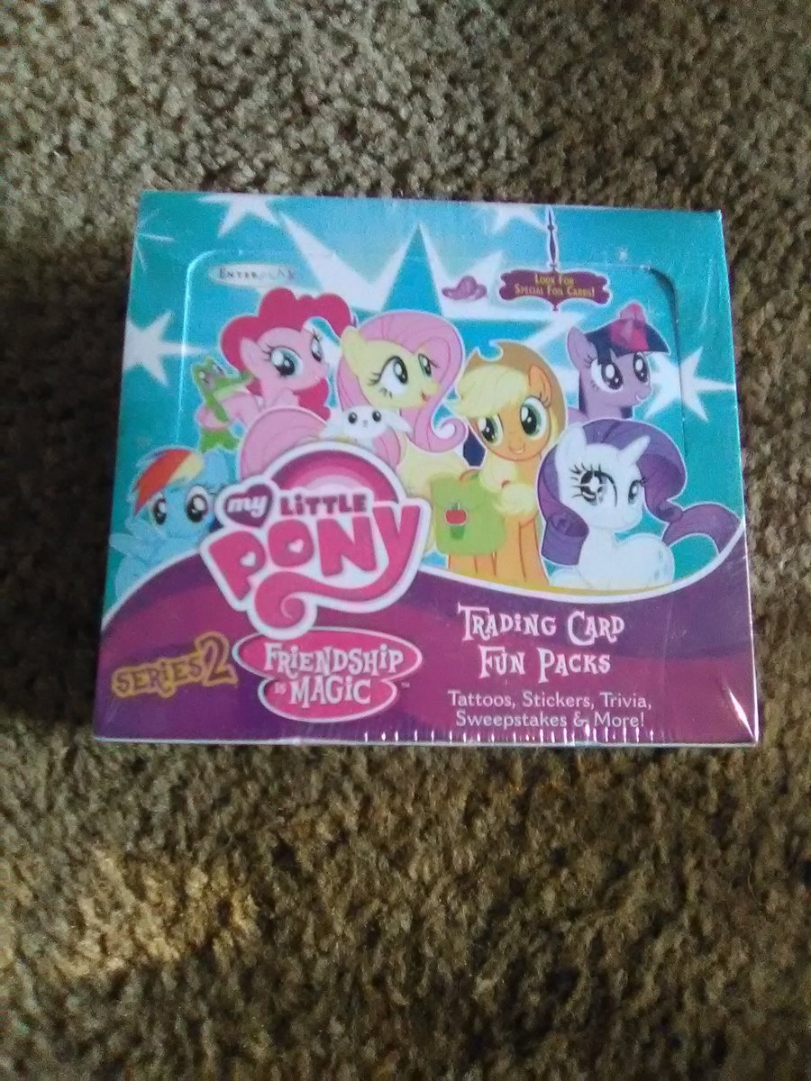 NathanKaiser85's tweet photo. opened some Pony Trading cards today :)
#mylittlepony #tradingcards #enterplay https://t.co/Qzp2t1Iu40