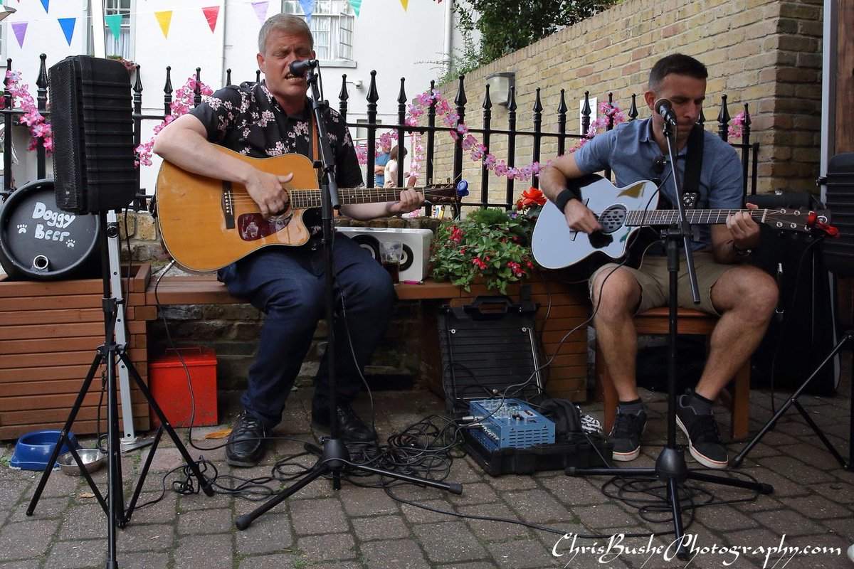 theaultones's tweet image. Thanks for giving up their time 
@chrisbushe @RubyDelby @bess_mad 
and helping to raise just under £6,000
as part of the weekend @GreyhoundH fundraiser 
for @royalmarsden @RadioMarsden @YoungsPubs 

Like The Cannonball Run, 
We&apos;ll do it all again next year!

#Carshalton #Surrey