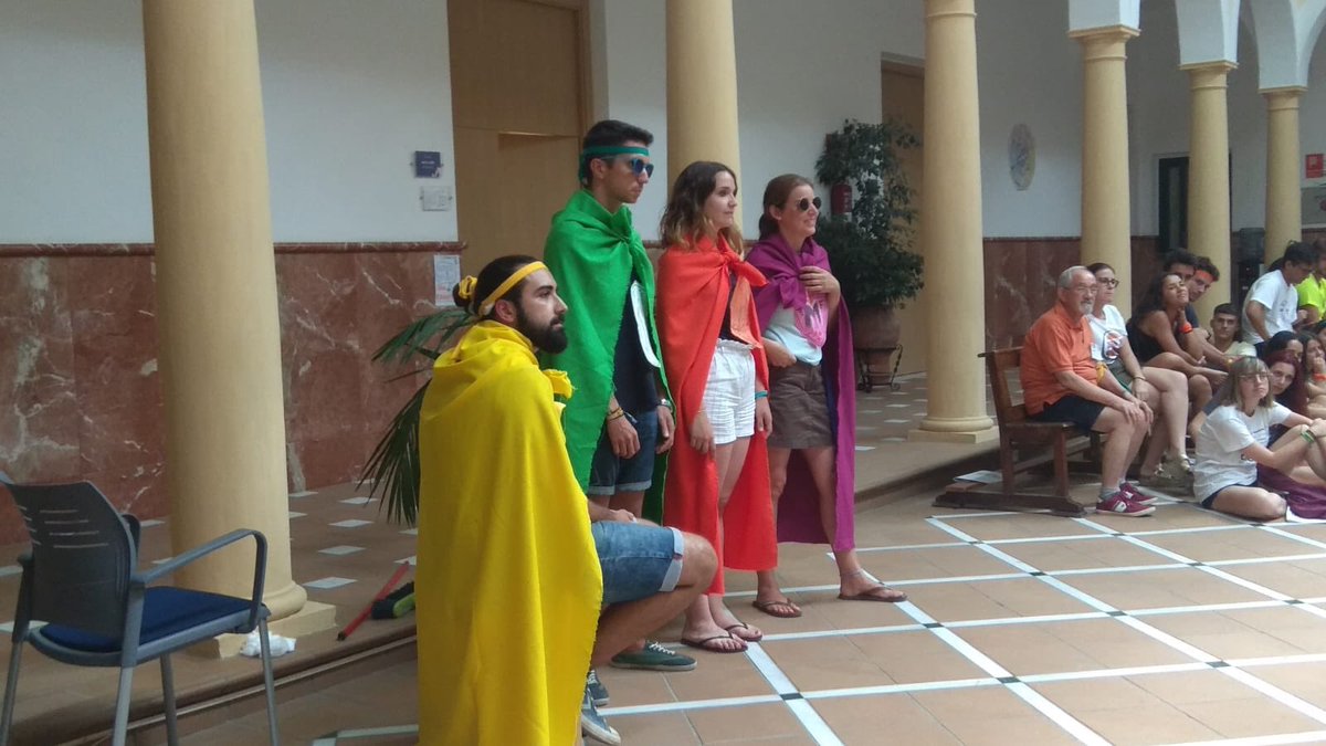 GVXMediterranea's tweet photo. #C2maimon Bienvenidos a la escuela "Tejiendo vida", su gran maestro y los súper héroes de cada casa reciben a los alumnos. #veranoGVX2019 https://t.co/0S2L5fmZPj